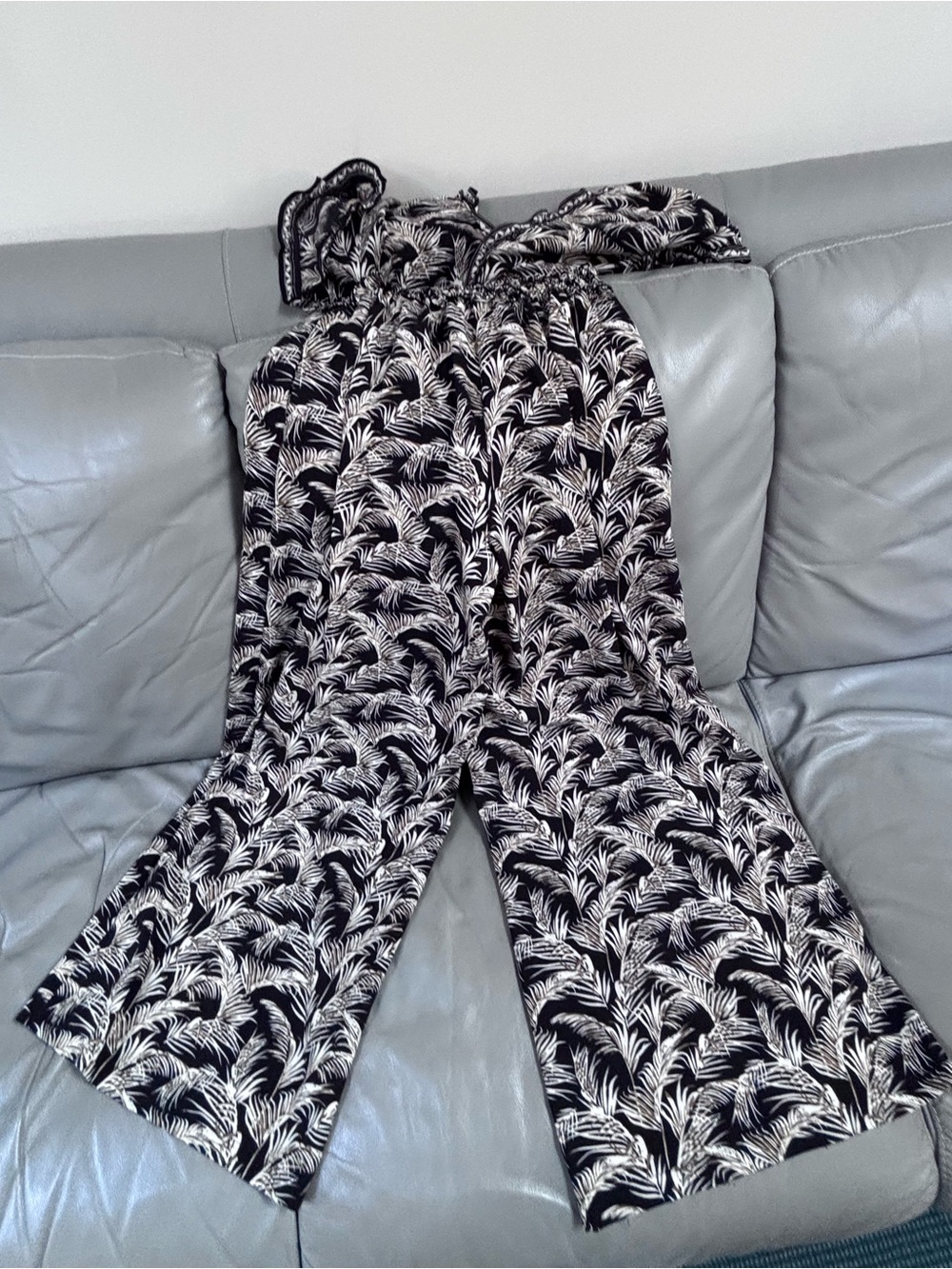 Max Studio jumpsuit small - Picture 3 of 6